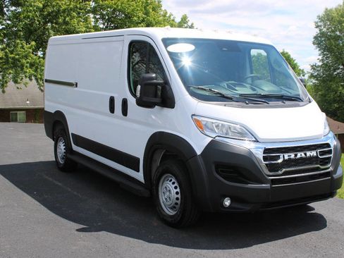 Used 2025 RAM ProMaster 2500 w/ U-Haul Equipment Group FWD image 1