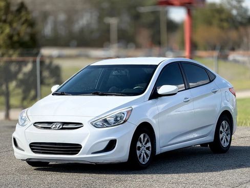 Used 2015 Hyundai Accent GLS FWD image 6