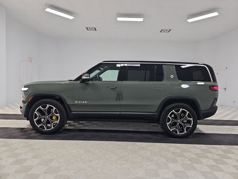 Used 2022 Rivian R1S Launch Edition image 2