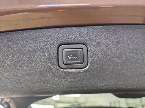 Certified 2023 Chevrolet Blazer LT w/ Convenience Package AWD/4WD image 17