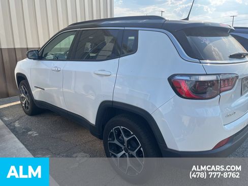 Used 2025 Jeep Compass Limited AWD/4WD image 9