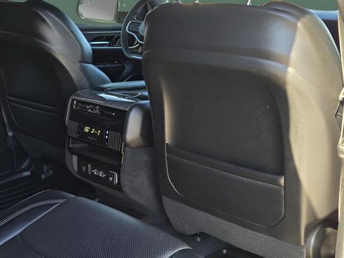 Used 2022 Jeep Wagoneer Series III w/ Premium Group I image 26