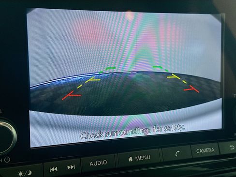 Used 2025 Nissan Pathfinder SV image 22