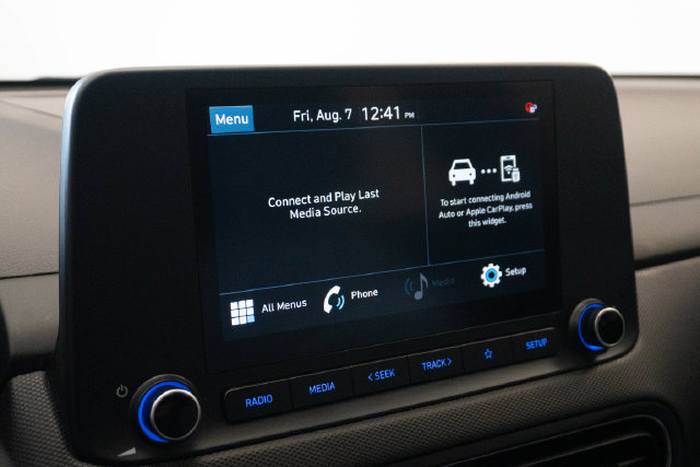 Used 2023 Hyundai Kona SEL w/ Cargo Package FWD image 5