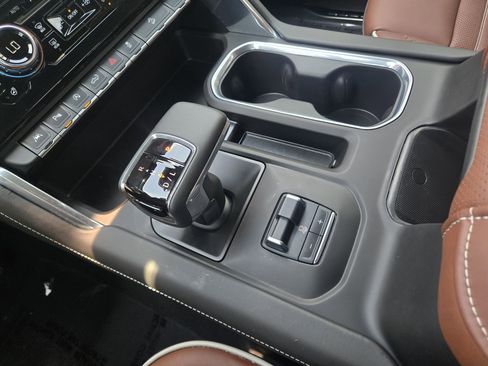 Used 2025 GMC Sierra 1500 Denali Ultimate AWD/4WD image 19
