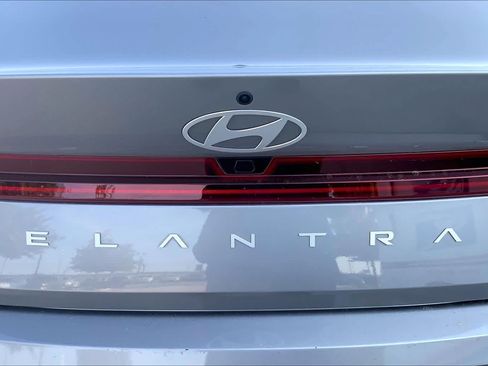 Used 2024 Hyundai Elantra Limited FWD image 33