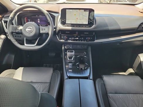 Certified 2023 Nissan Rogue Platinum w/ Platinum Premium Package FWD image 14