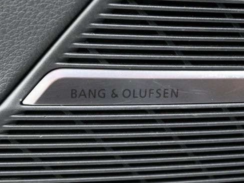 Used 2023 Audi RS Q8 w/ Black Optic Package image 17