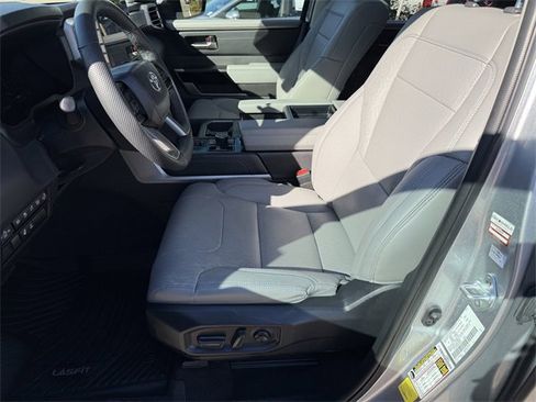 Used 2024 Toyota Tundra Limited image 22
