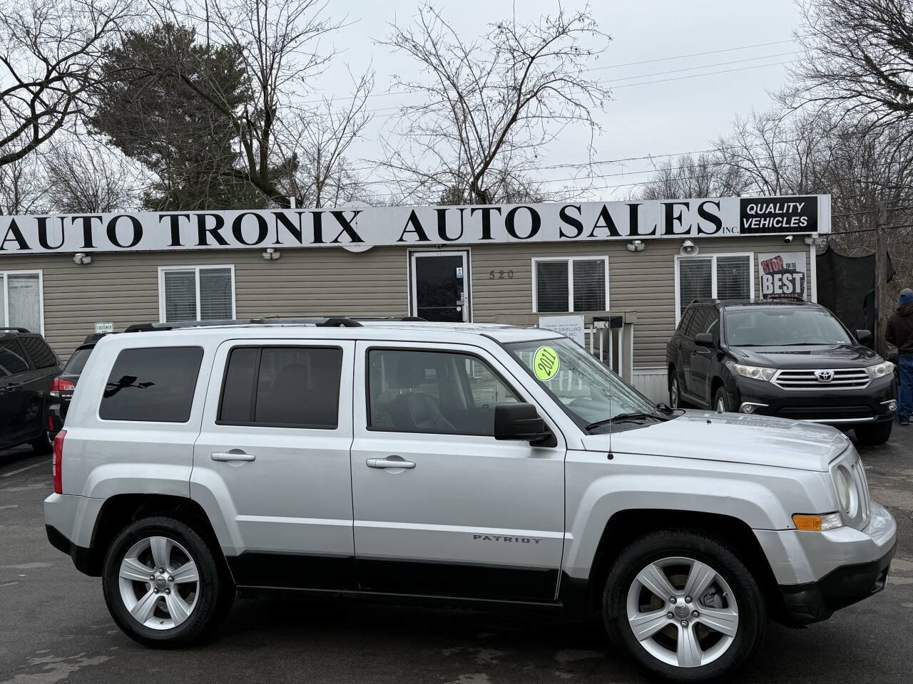 Used 2011 Jeep Patriot Latitude FWD image 27