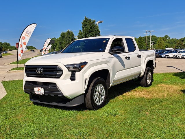 Used 2025 Toyota Tacoma SR w/ SR Upgrade Package RWD image 2