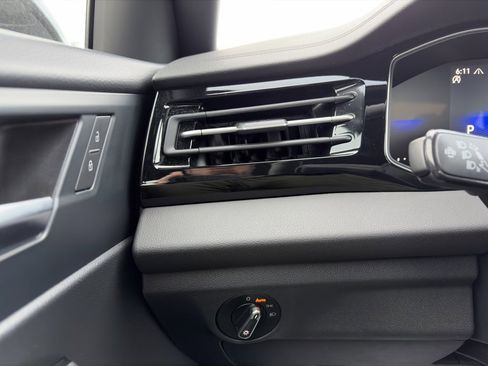 Used 2025 Volkswagen Jetta Sport image 15