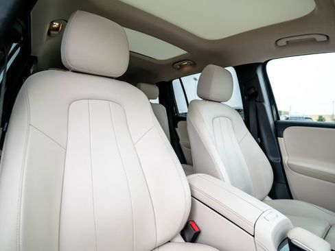 Used 2023 Mercedes-Benz GLB 250 4MATIC image 19