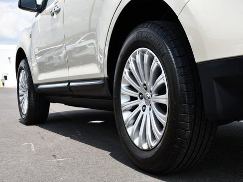 Used 2014 Lincoln MKX FWD image 10