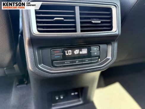 Used 2025 Volkswagen Atlas SE AWD/4WD image 37