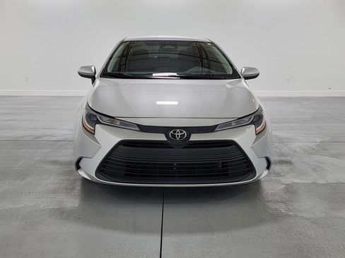 Used 2024 Toyota Corolla LE image 2