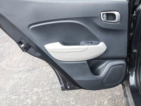 Certified 2025 Hyundai Venue Limited image 27