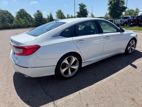 Used 2018 Honda Accord Touring image 5