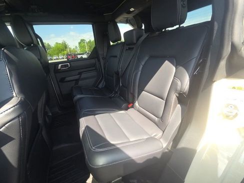 Certified 2025 Ford Bronco Outer Banks w/ Sasquatch Package AWD/4WD image 17