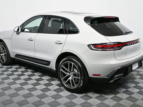 Certified 2025 Porsche Macan image 3