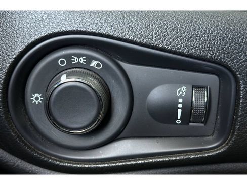 Used 2019 Jeep Renegade Sport w/ Sport Appearance Group AWD/4WD image 30