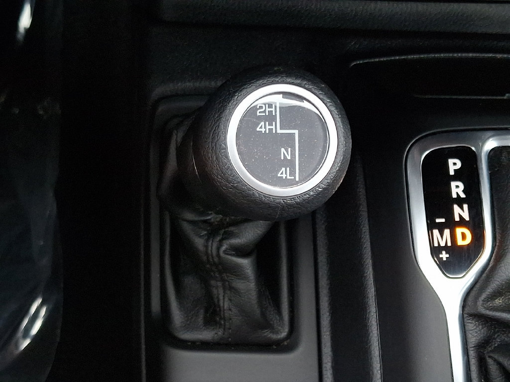 Used 2023 Jeep Wrangler Sport AWD/4WD image 23