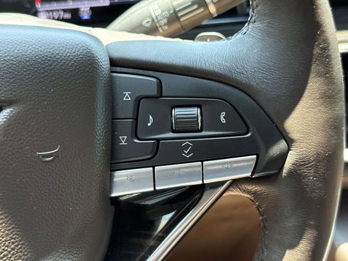 Used 2024 Cadillac Escalade ESV Premium Luxury AWD/4WD image 37