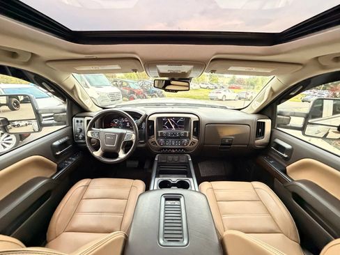 Used 2019 GMC Sierra 2500 Denali w/ Duramax Plus Package AWD/4WD image 44