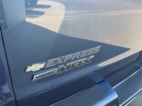 Used 2023 Chevrolet Express 2500 image 32