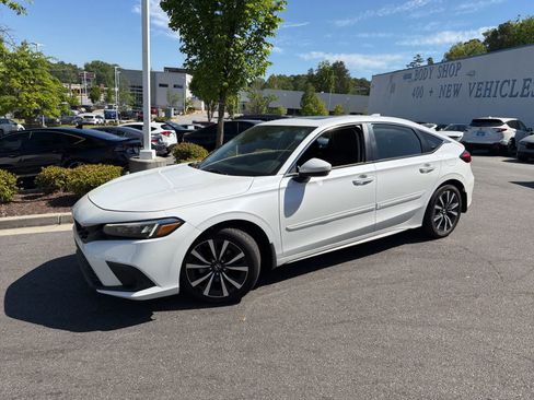 Used 2023 Honda Civic EX-L image 5