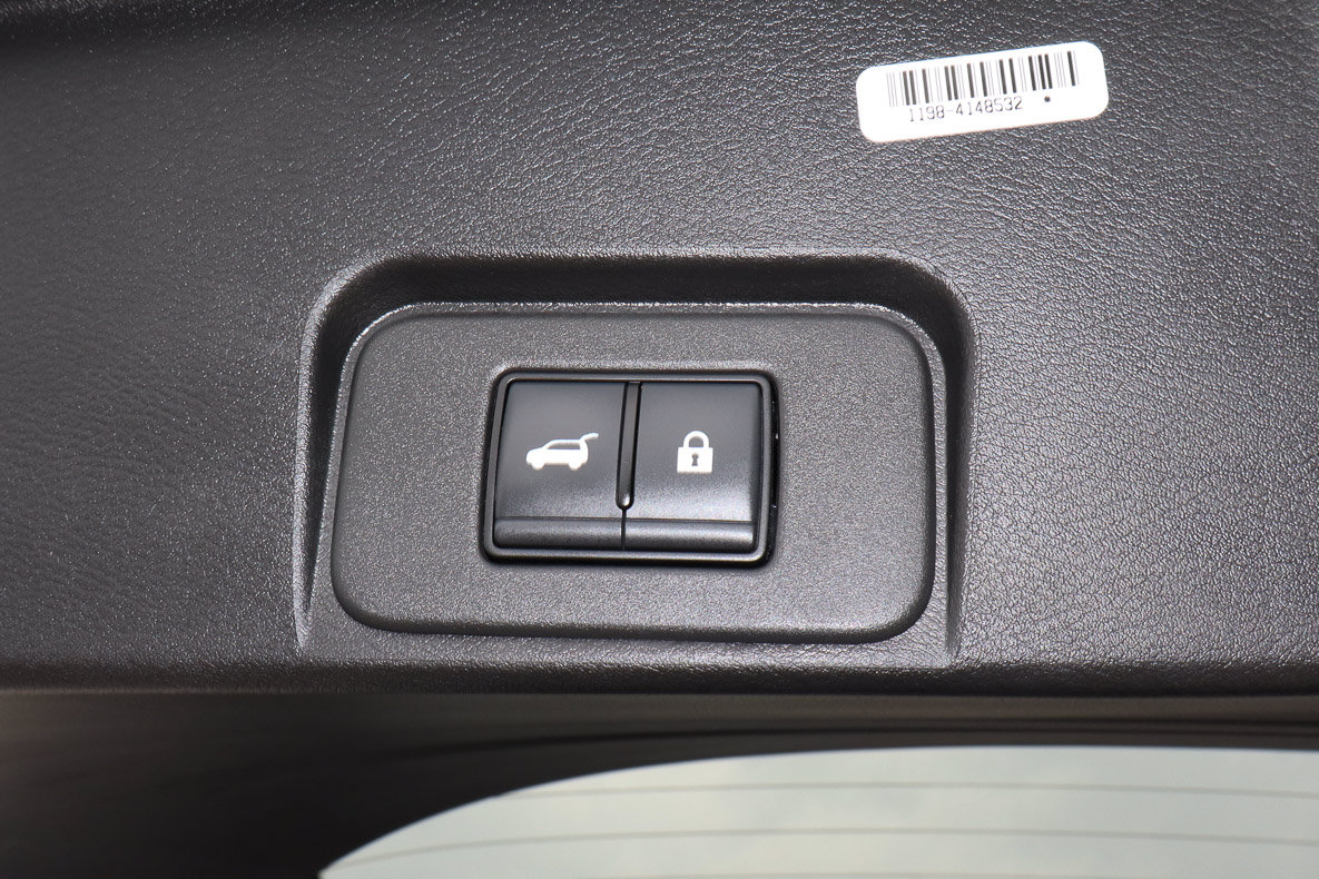 Used 2025 Nissan Rogue SV FWD image 19