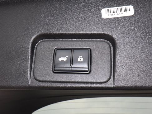 Used 2025 Nissan Rogue SV FWD image 19