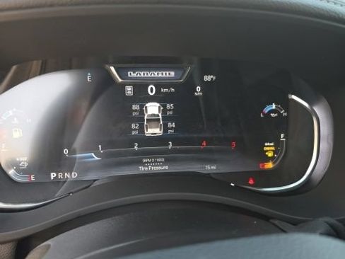 New 2026 RAM 2500 Laramie AWD/4WD image 13