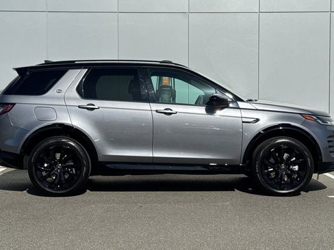 Used 2025 Land Rover Discovery Sport Dynamic SE AWD/4WD image 6