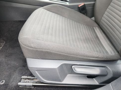 Used 2024 Volkswagen Jetta SE image 22