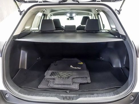 Certified 2022 Toyota RAV4 LE w/ Carpet Mat Package (TMS) image 24