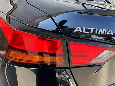Used 2024 Nissan Altima 2.5 SV w/ SV Premium Package FWD image 29