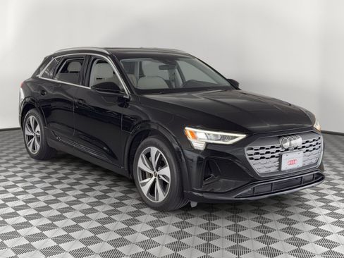 Used 2024 Audi Q8 e-tron Premium Plus w/ Premium Plus Package AWD/4WD image 7