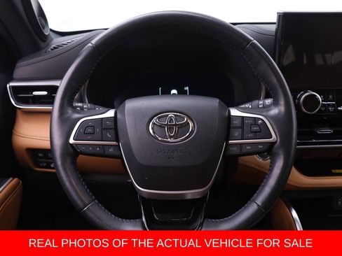Used 2023 Toyota Highlander Platinum AWD/4WD image 13