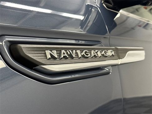 Used 2022 Lincoln Navigator Reserve image 17