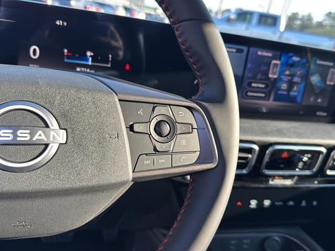 New 2026 Nissan Sentra SR w/ Floor Mat Package FWD image 19