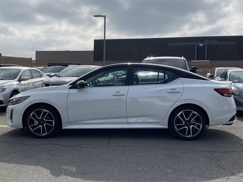 Certified 2025 Nissan Sentra SR image 3