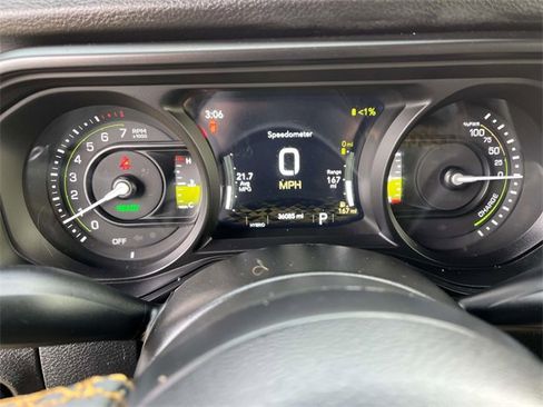 Used 2024 Jeep Wrangler Unlimited image 32