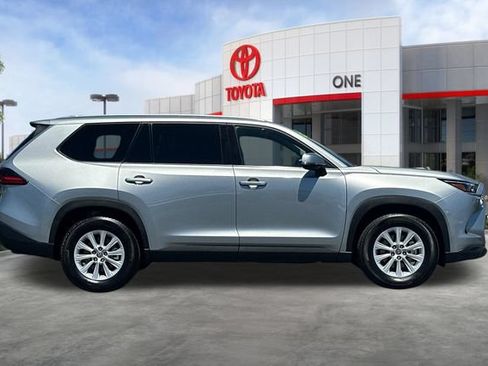 Certified 2025 Toyota Grand Highlander FWD image 3