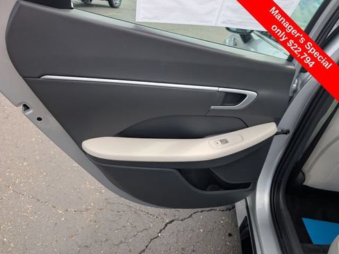 Used 2025 Hyundai Sonata SEL FWD image 10
