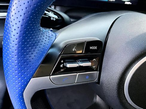 Used 2024 Hyundai Elantra SEL image 20