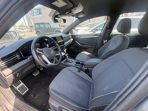 Used 2025 Volkswagen Jetta Sport FWD image 5