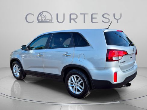 Used 2015 Kia Sorento LX FWD image 3