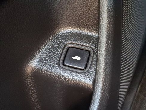 Used 2018 Honda Accord EX image 27