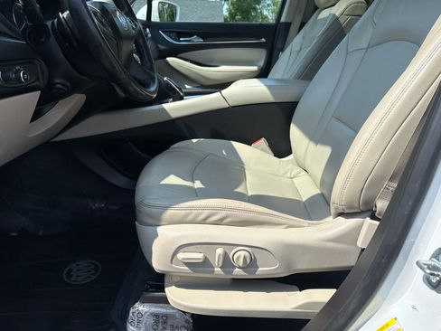 Used 2018 Buick Enclave Premium w/ Experience Buick Package FWD image 11